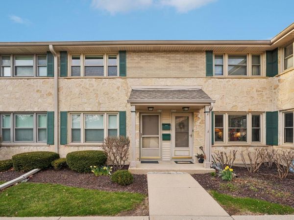 4858 N Shoreland AVENUE, Whitefish Bay, WI 53217