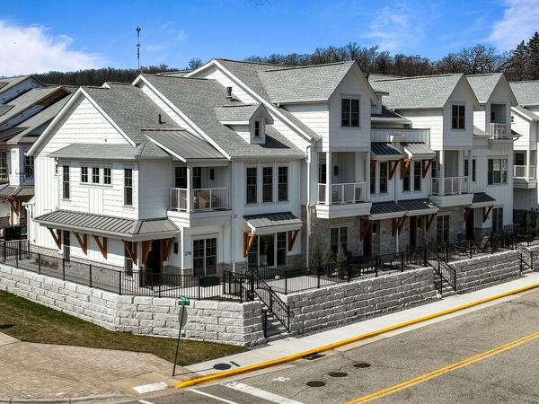 278 High STREET, Unit 9, Fontana, WI 53125