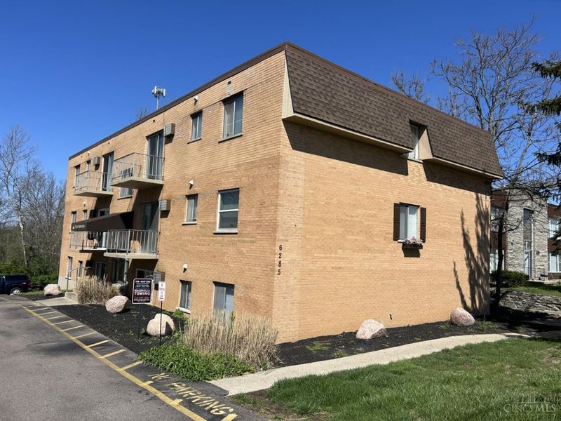 6285 Cheviot Road, Green Township, OH 45247 Photo 2