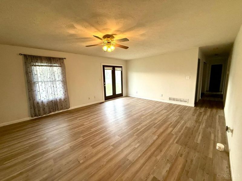 108 W Concord, Bloomingburg, OH 43106 Photo 10