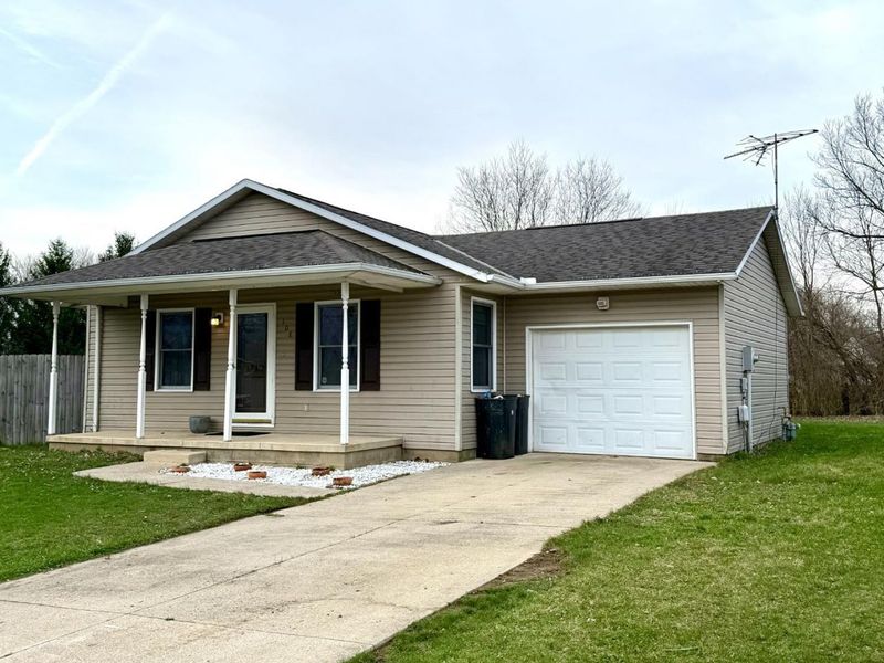 108 W Concord, Bloomingburg, OH 43106 Photo 2