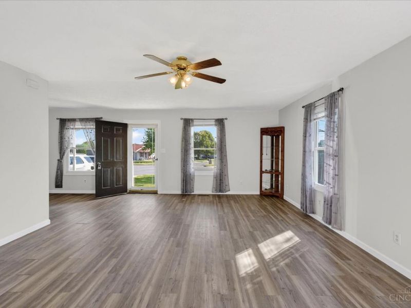 108 W Concord, Bloomingburg, OH 43106 Photo 6