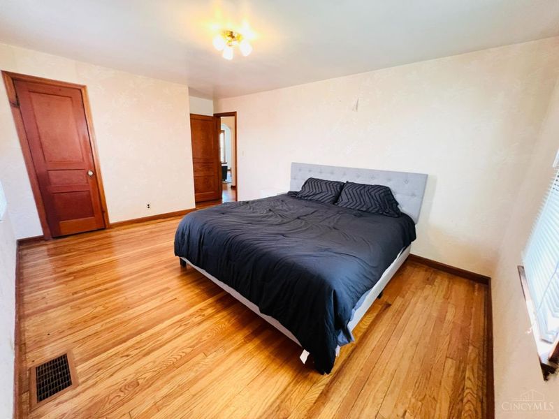 7905 Plainfield Road, Deer Park, OH 45236 Photo 12