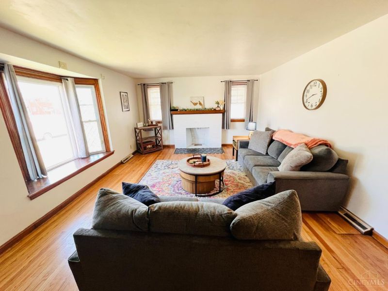 7905 Plainfield Road, Deer Park, OH 45236 Photo 3