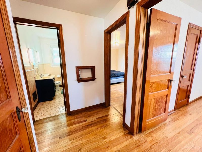 7905 Plainfield Road, Deer Park, OH 45236 Photo 6