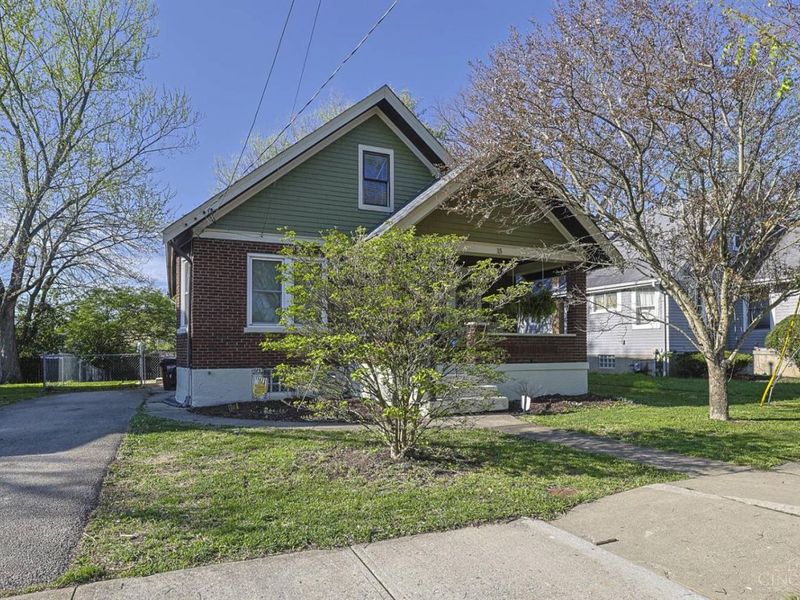 15 Bonham Road, Wyoming, OH 45215 Photo 2