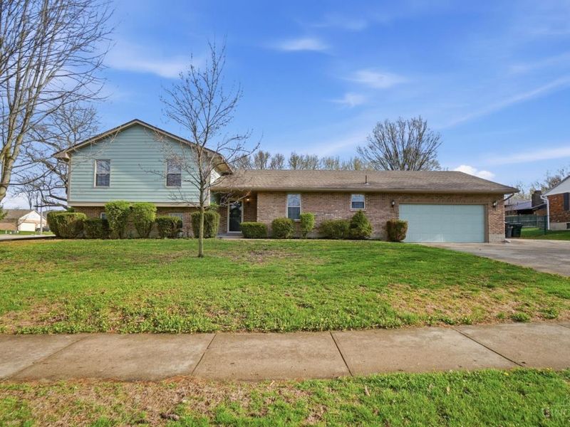 631 Wilson Park Drive, West Carrollton, OH 45449 Photo 2