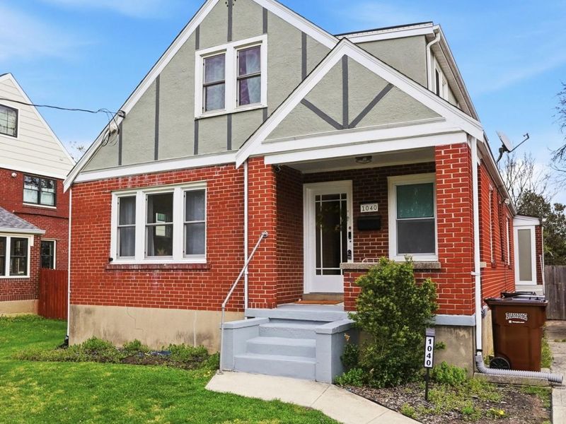 1040 Burns Avenue, Wyoming, OH 45215 Photo 2