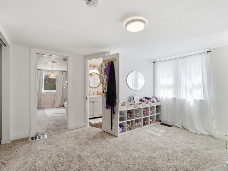 1040 Burns Avenue, Wyoming, OH 45215 Photo 33