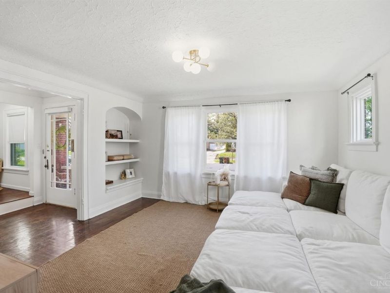 1040 Burns Avenue, Wyoming, OH 45215 Photo 4