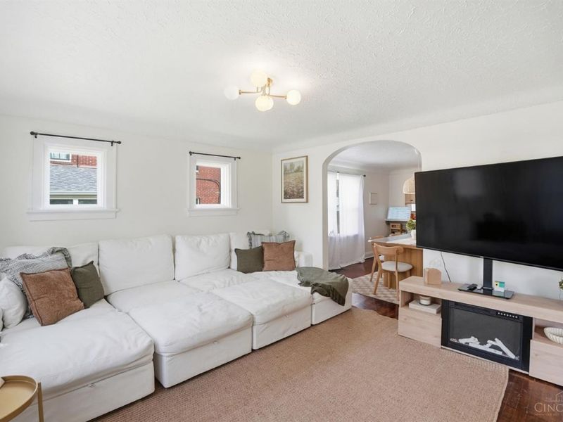 1040 Burns Avenue, Wyoming, OH 45215 Photo 5