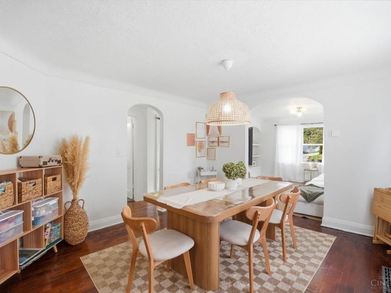 1040 Burns Avenue, Wyoming, OH 45215 Photo 8