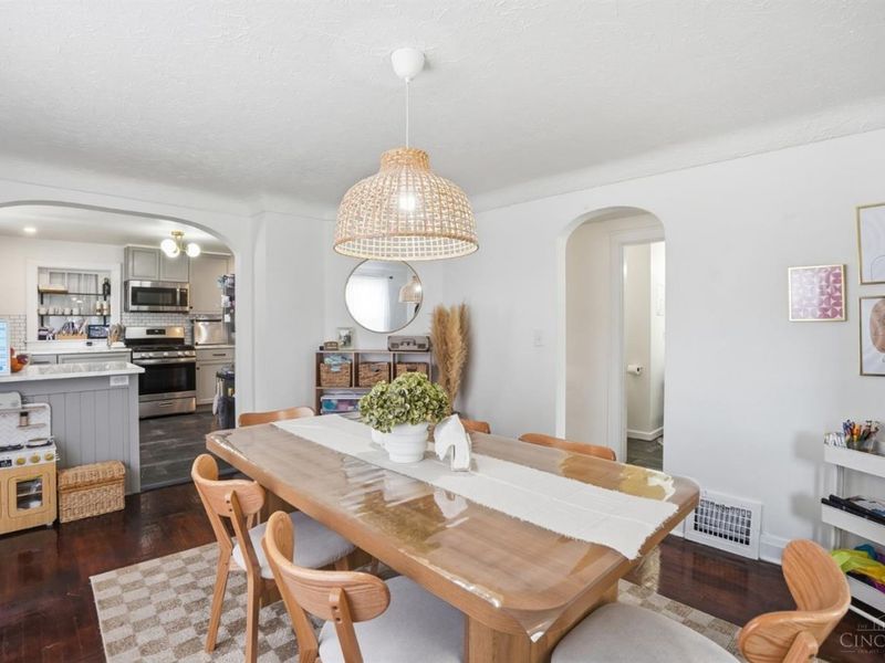 1040 Burns Avenue, Wyoming, OH 45215 Photo 9