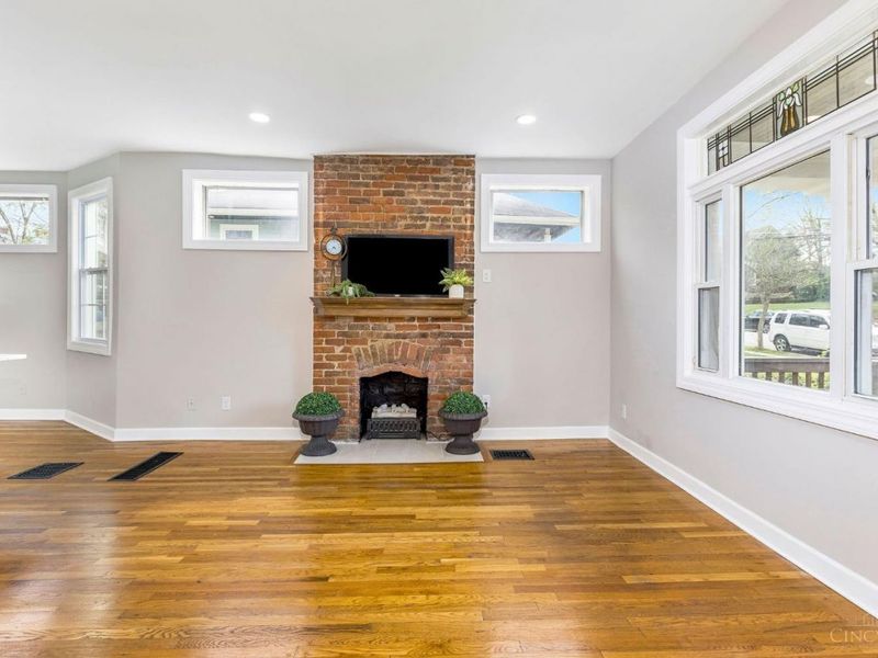 436 Hawthorne Avenue, Cincinnati, OH 45205 Photo 9