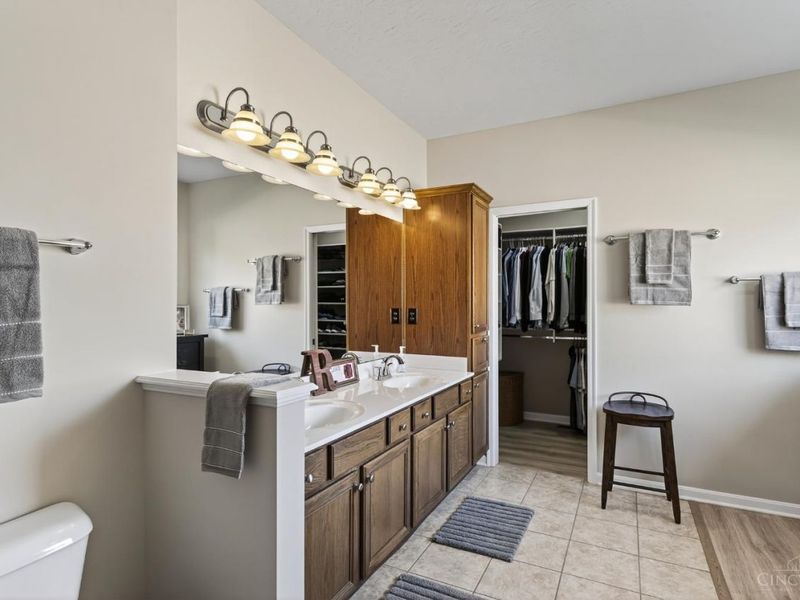 8022 Stonegate Drive, Anderson Twp, OH 45255 Photo 31