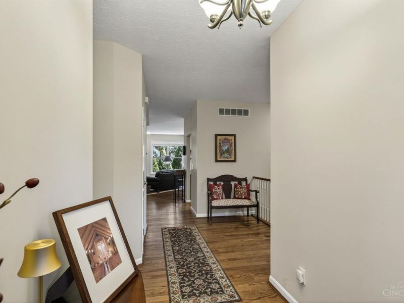 8022 Stonegate Drive, Anderson Twp, OH 45255 Photo 7