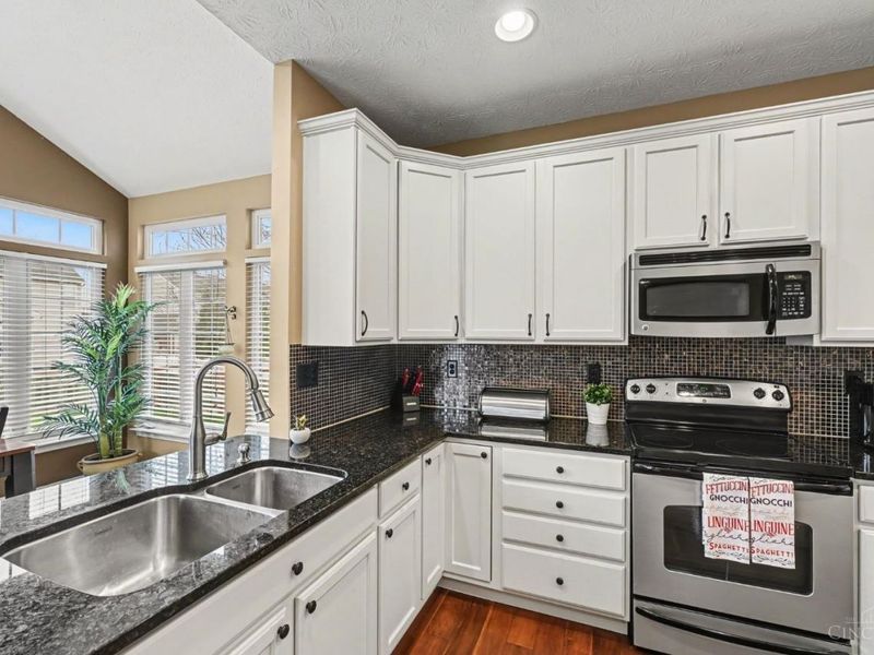 136 Fieldstone Way, Lebanon, OH 45036 Photo 3