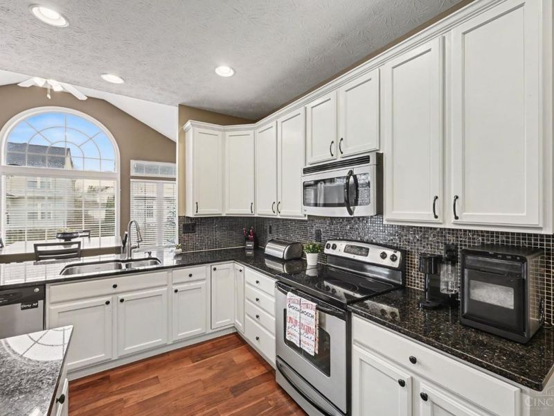 136 Fieldstone Way, Lebanon, OH 45036 Photo 4