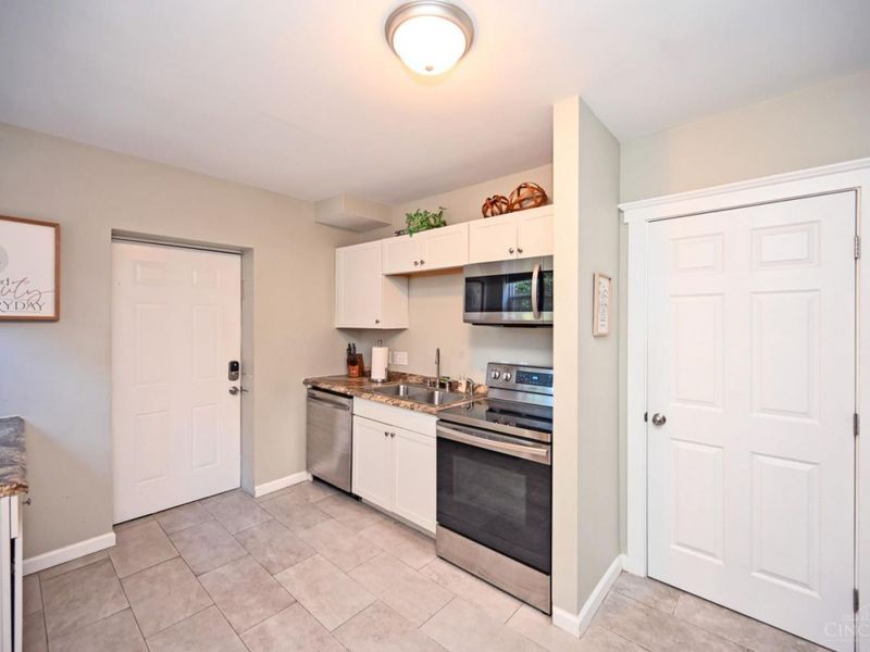 899 Lexington Avenue, Cincinnati, OH 45229 Photo 17