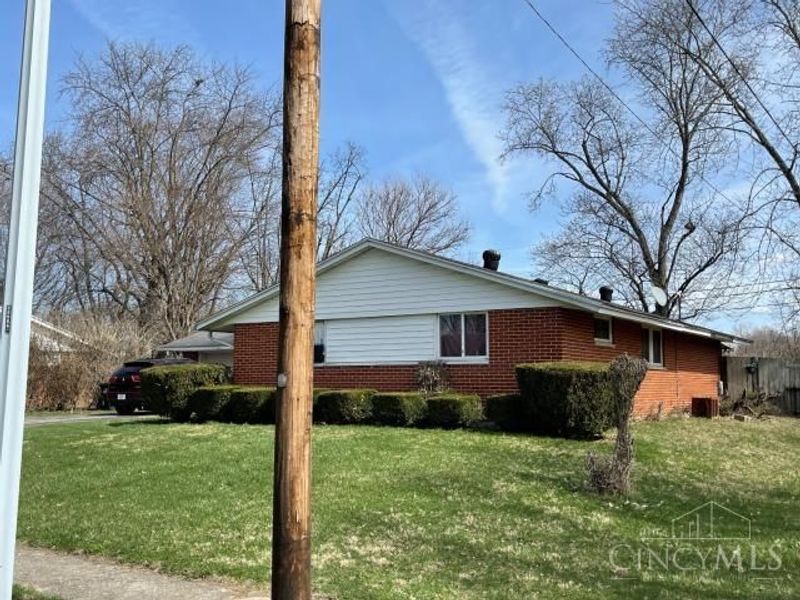 100 Macgregor Drive, Dayton, OH 45426 Photo 3