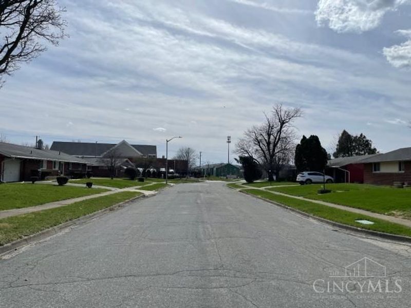 100 Macgregor Drive, Dayton, OH 45426 Photo 4