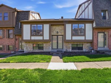 2 Fairgreen Circle, Fairfield, OH 45014