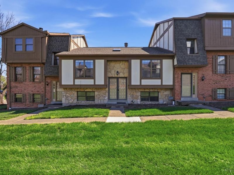 2 Fairgreen Circle, Fairfield, OH 45014 Photo 2