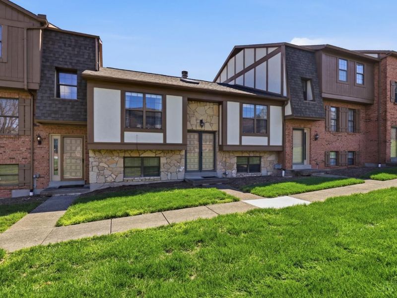 2 Fairgreen Circle, Fairfield, OH 45014 Photo 3