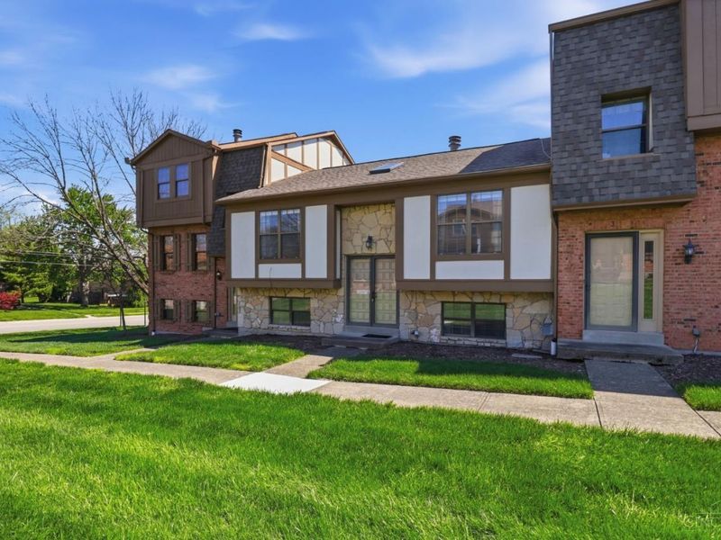 2 Fairgreen Circle, Fairfield, OH 45014 Photo 4