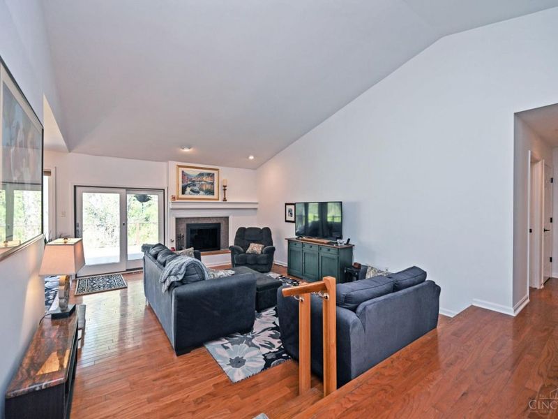 15 Brandywine Drive, Glendale, OH 45246 Photo 2