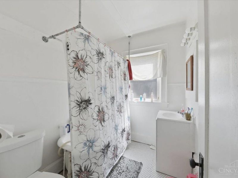808 Kirbert, Cincinnati, OH 45205 Photo 23