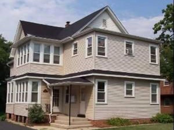 328 W Saint Charles Road , Lombard, IL 60148