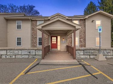 5080 Harbor Oak , Waterford Twp, MI 48329