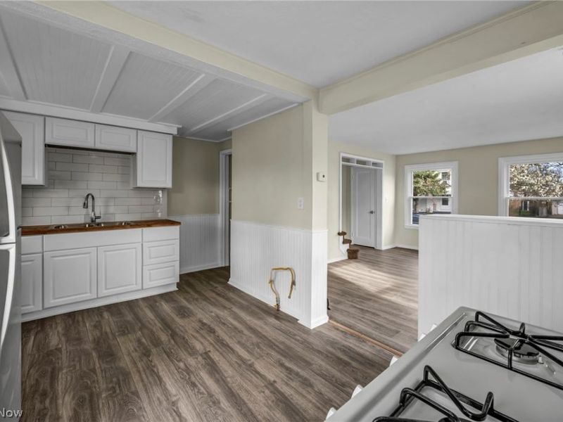 14215 Tuckahoe Avenue , Cleveland, OH 44111 Photo 13