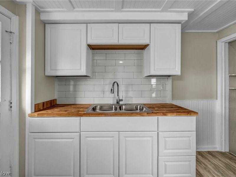 14215 Tuckahoe Avenue , Cleveland, OH 44111 Photo 14