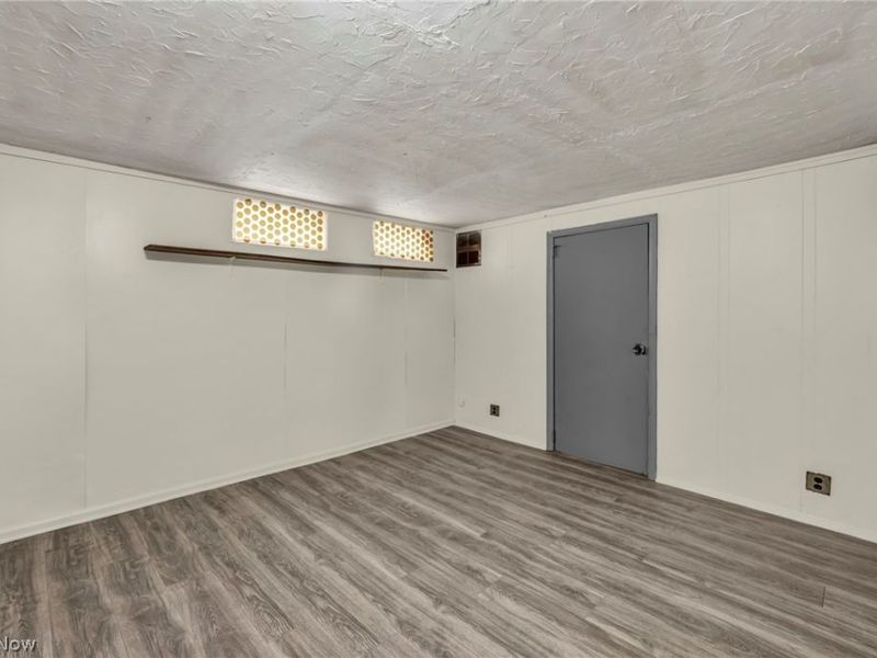 14215 Tuckahoe Avenue, Cleveland, OH 44111 Photo 23