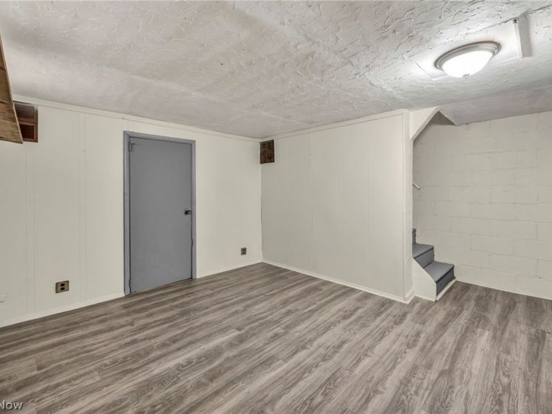 14215 Tuckahoe Avenue , Cleveland, OH 44111 Photo 24