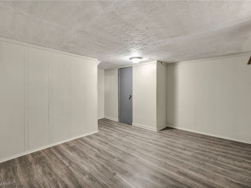 14215 Tuckahoe Avenue, Cleveland, OH 44111 Photo 25