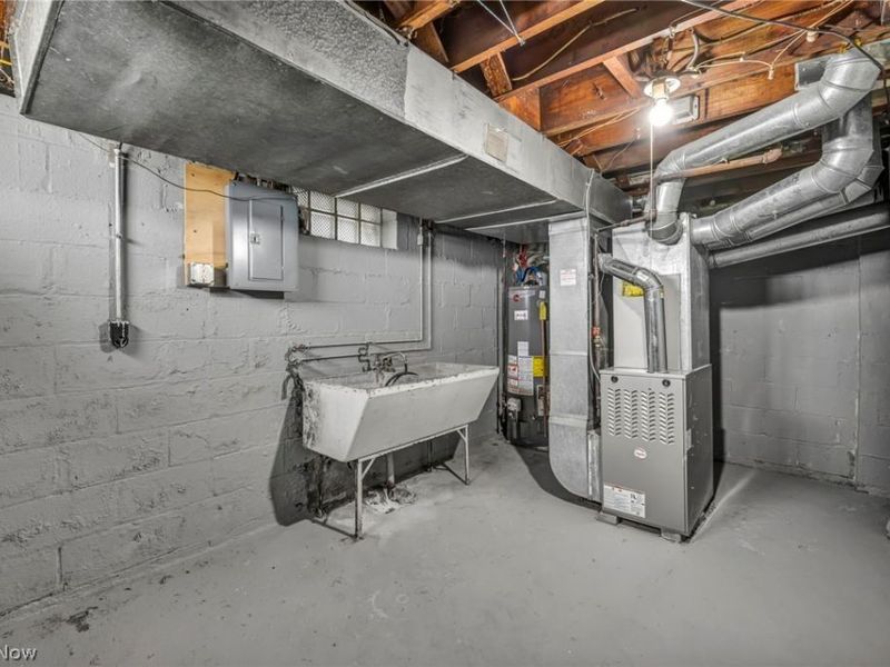 14215 Tuckahoe Avenue , Cleveland, OH 44111 Photo 26