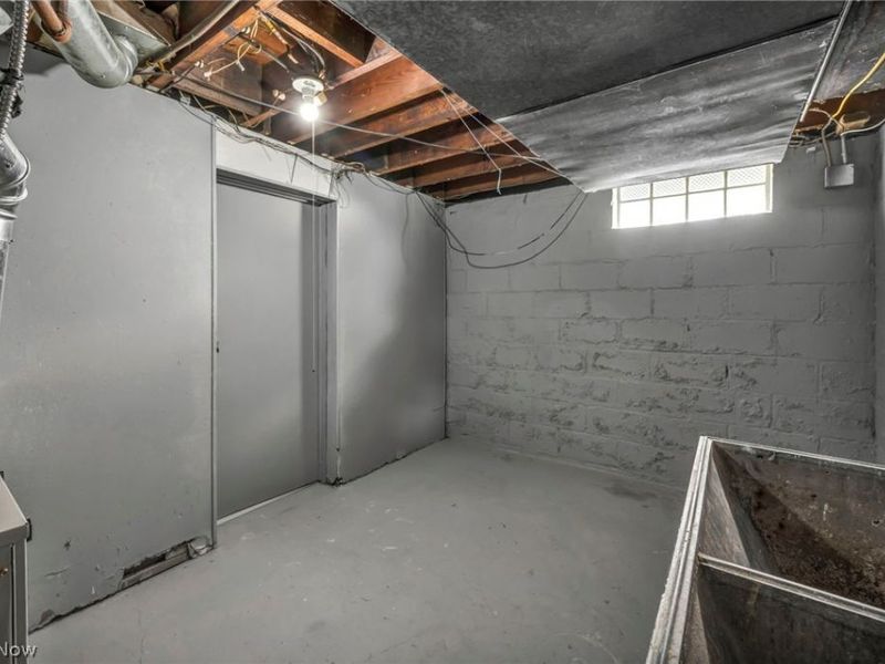 14215 Tuckahoe Avenue , Cleveland, OH 44111 Photo 27