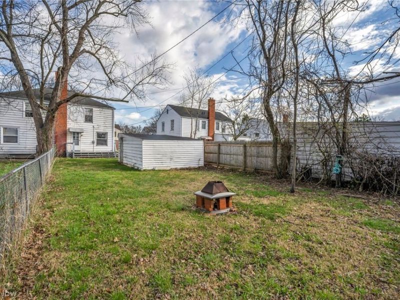 14215 Tuckahoe Avenue, Cleveland, OH 44111 Photo 32