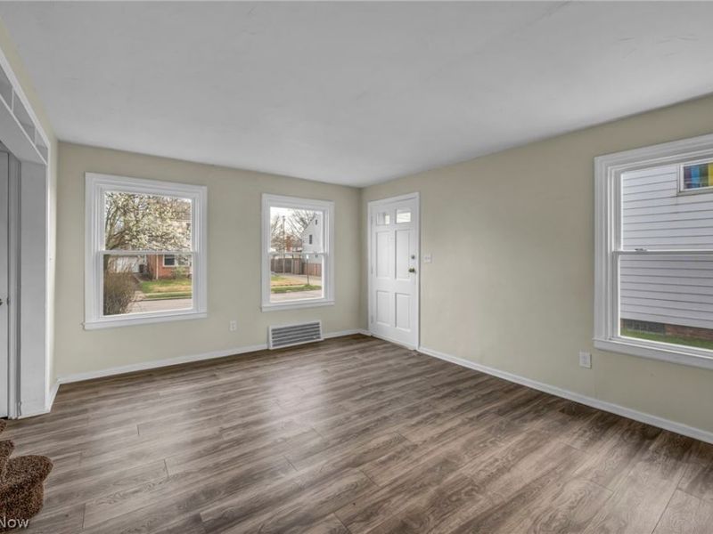 14215 Tuckahoe Avenue, Cleveland, OH 44111 Photo 7