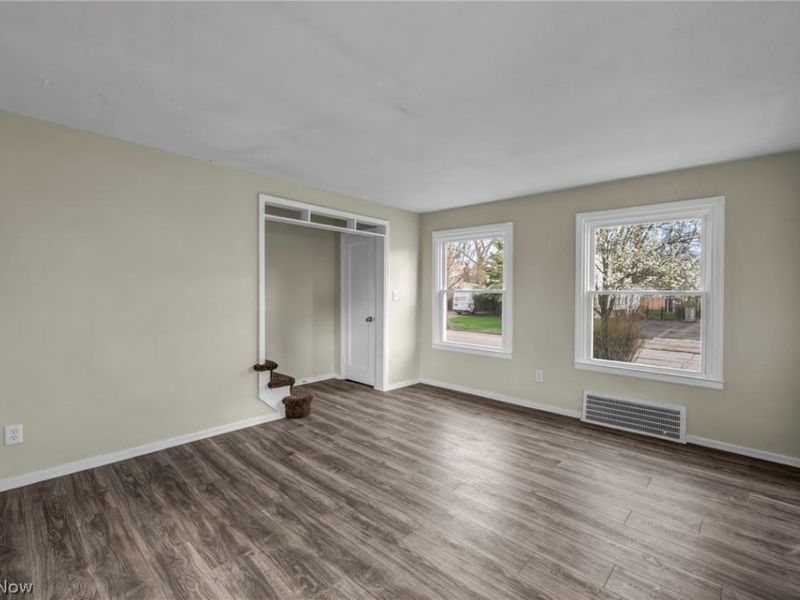 14215 Tuckahoe Avenue, Cleveland, OH 44111 Photo 8