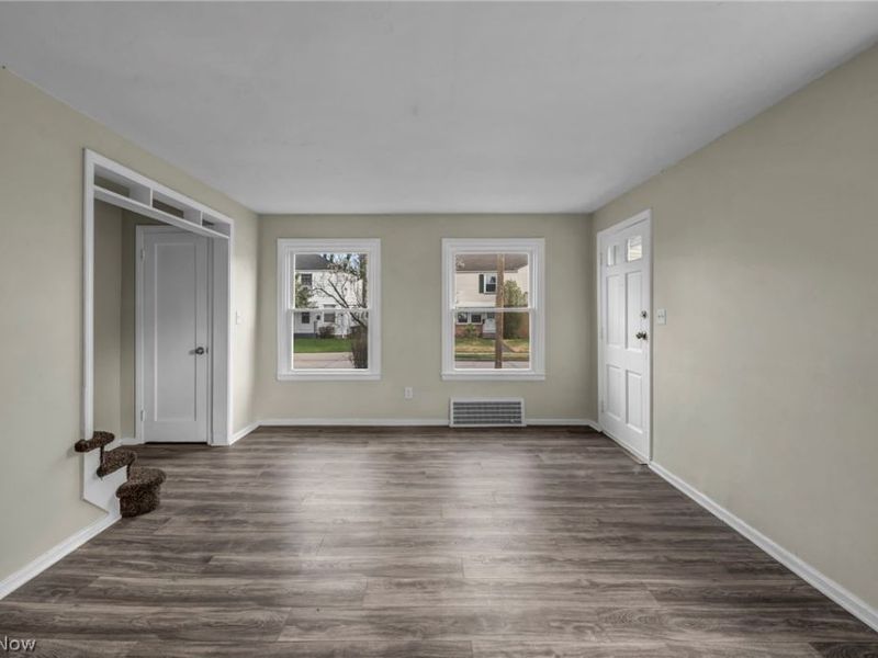 14215 Tuckahoe Avenue, Cleveland, OH 44111 Photo 9