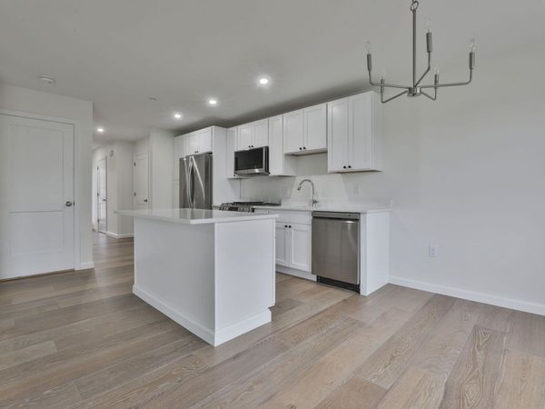 71 Crestview Way, Raymond, NH 03077