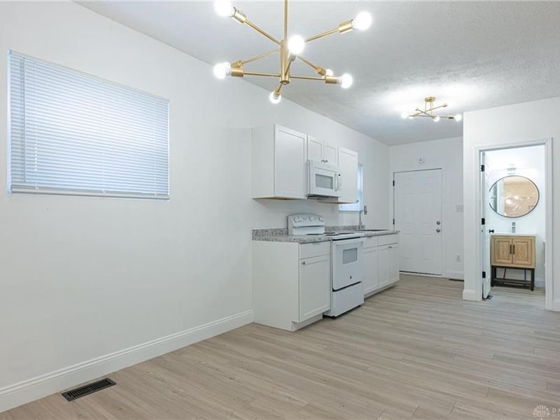 321 Deeds Avenue, Unit 319, Dayton, OH 45404 Photo 2