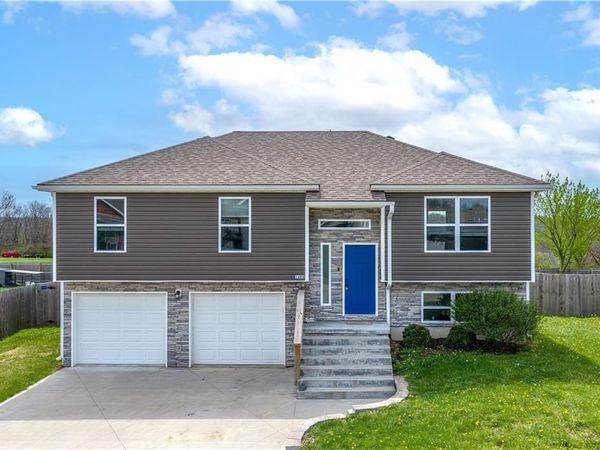 1603 W 6th Street Terrace, Knob Noster, MO 65336