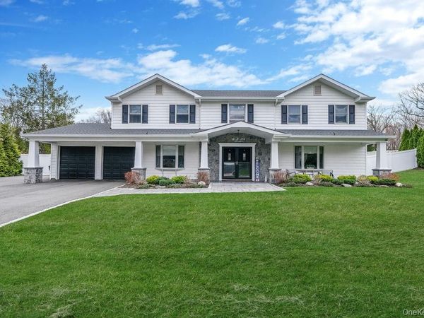 62 Randolph Drive , Dix Hills, NY 11746