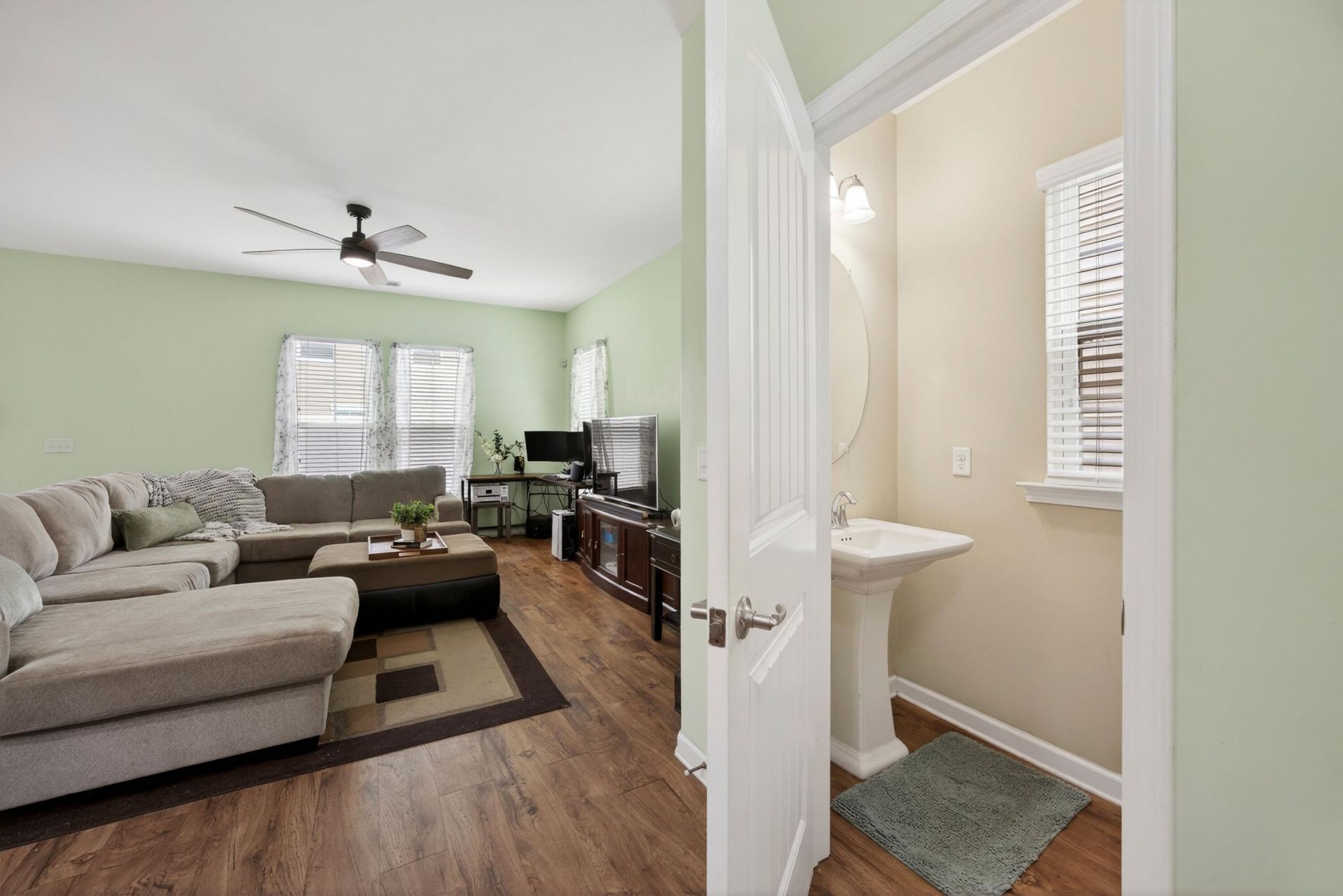 15 Fawns Leap Photo 15