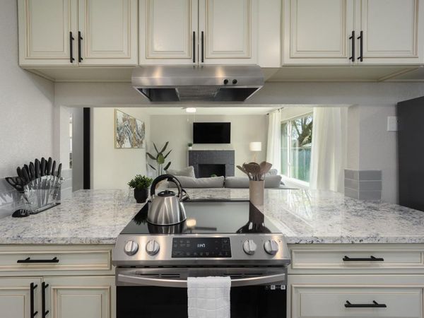 8942 Alderson Ave, Sacramento, CA 95826